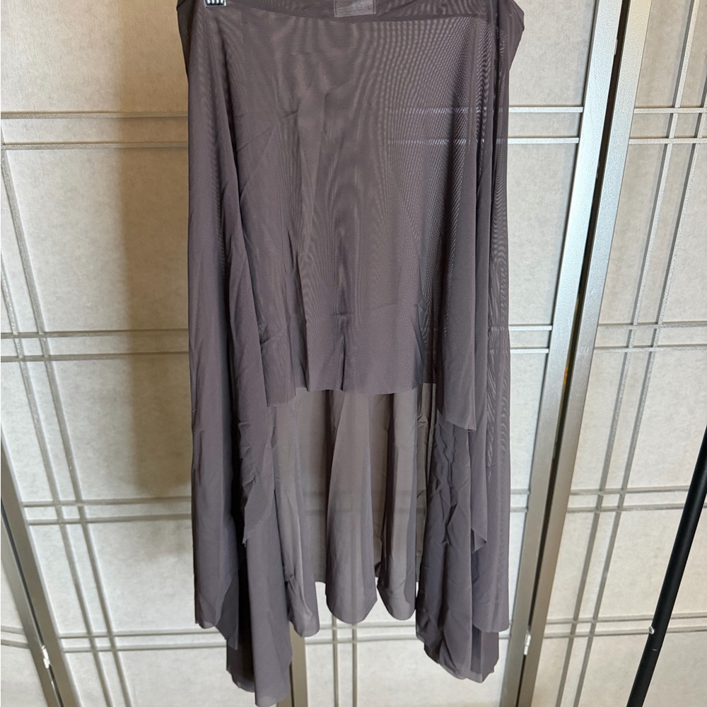 Eleve Dancewear mid high-low shirt Truffle. Size large excellent condition